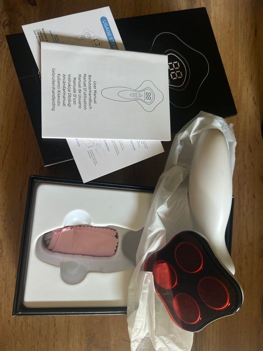 Cellulite Massager – антицелулитен масажор с нагряване и LED терапия