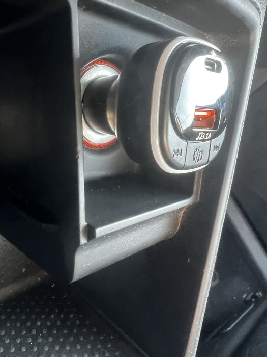 Modulator FM Bluetoooth si mufa USB C Car kit