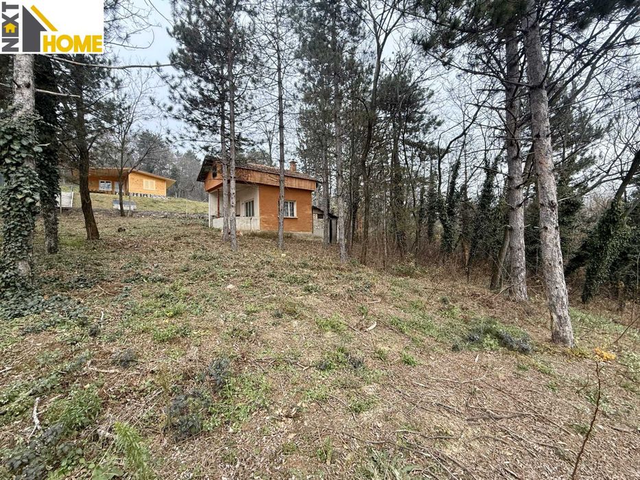 Парцел, предназначен за жилищно застрояване с. Червен