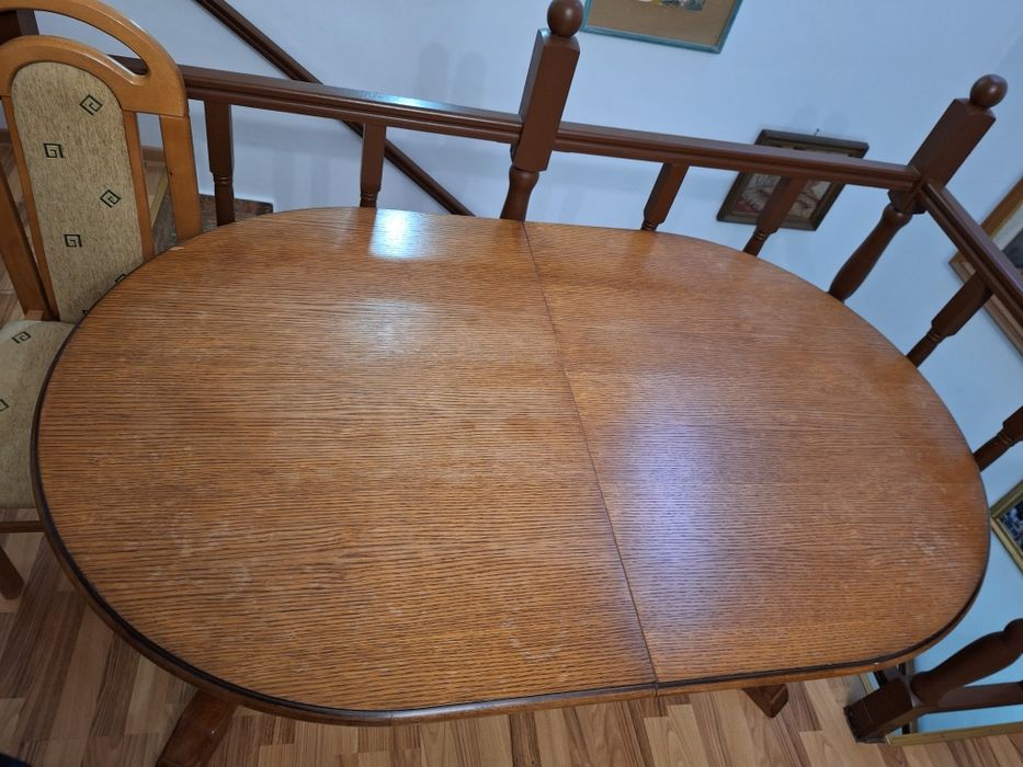 Masa extensibil 12 persoane cu 8 scaune