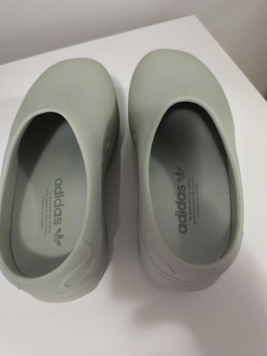 Adidas saboți/Noi