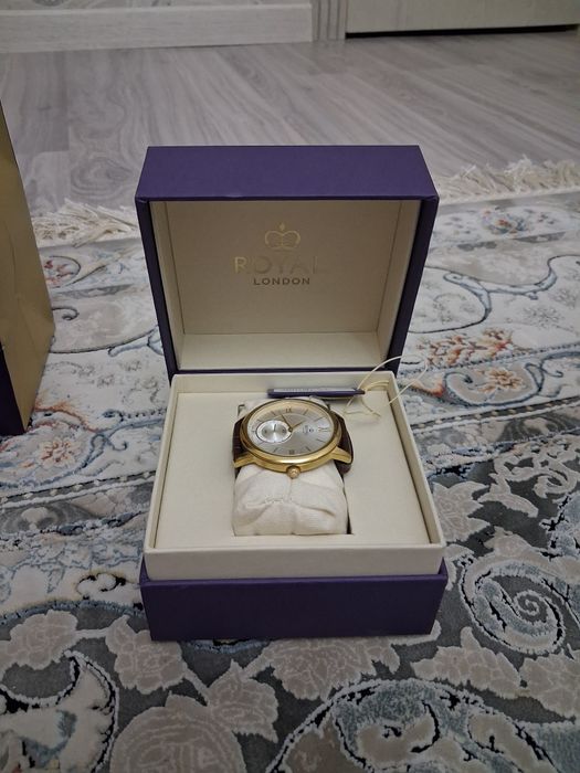 Часы Royal london