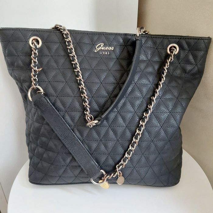 Дамска чанта Guess