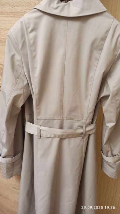 Продаю женский плащ