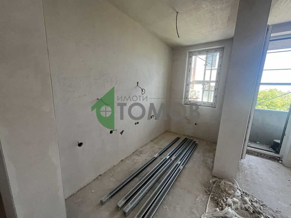 Продава се Тристаен апартамент в Шумен, Пазара - 98 кв.м за 1200 €/кв.м - Снимка #2