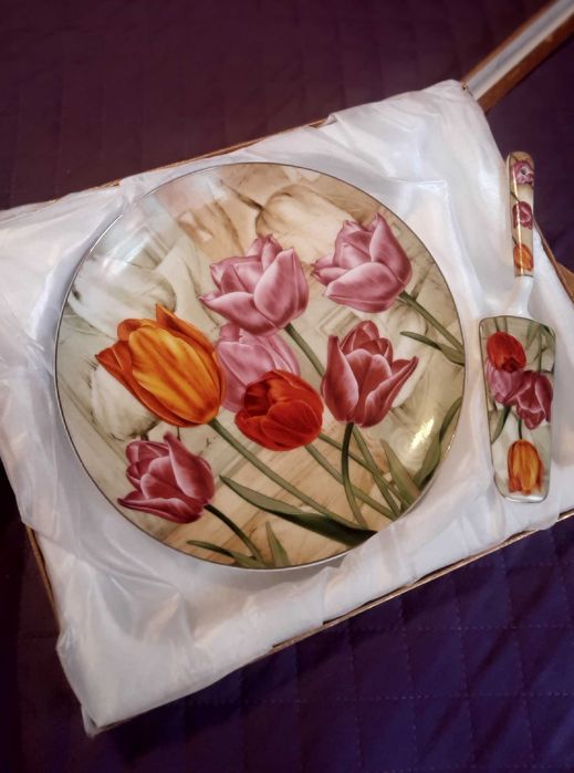 Тортница с лопаткой. Набор. Новый.