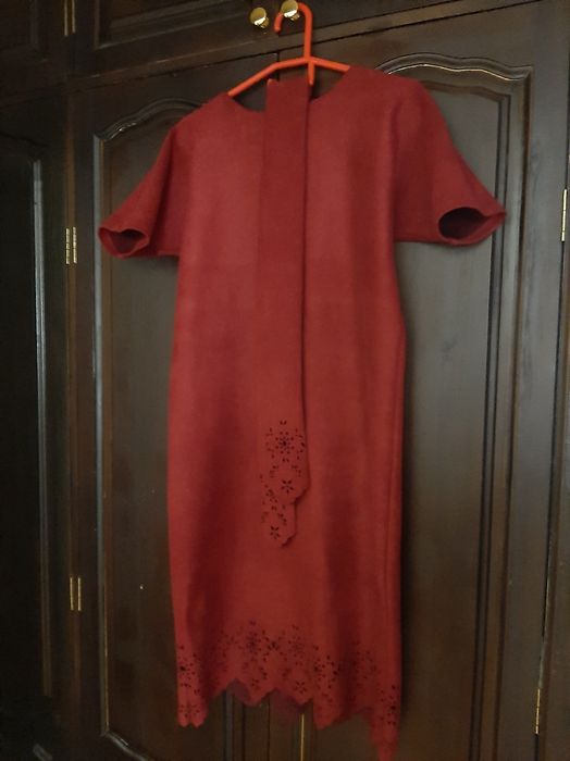 Срочно продам новые и б/у платья