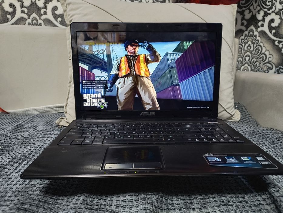 Ноутбук Асус в отличном состоянии