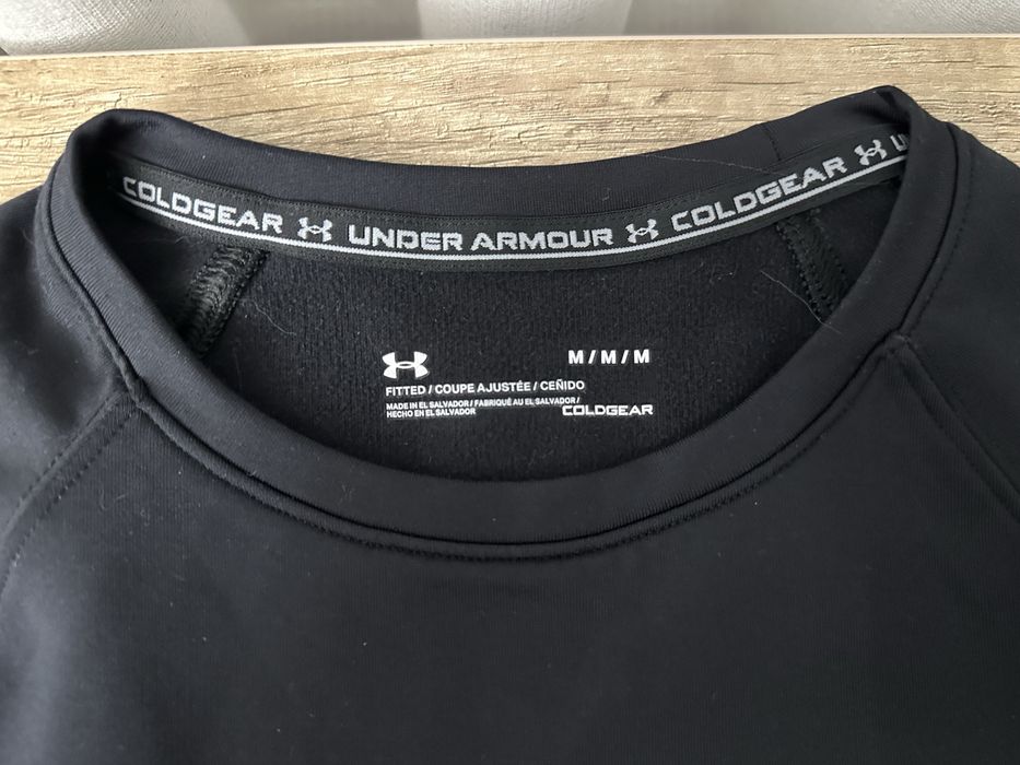 Продам женский лонгслив Under Armour