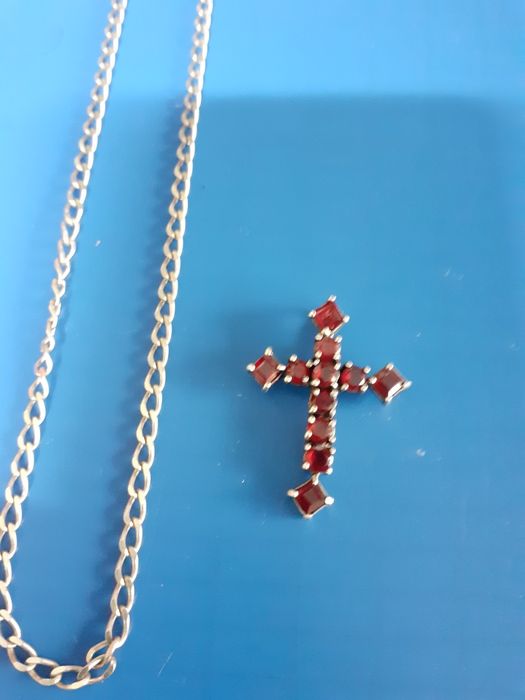 Un lanț foarte frumos din argint