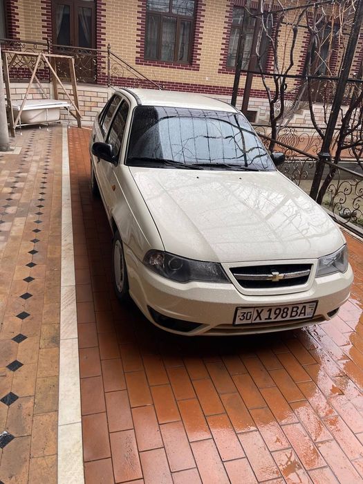 Продаётся нексия 2