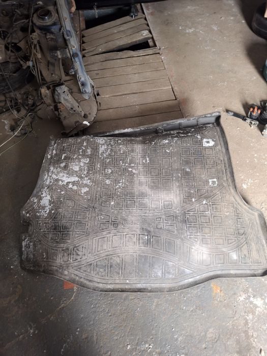 Коврик в багажник