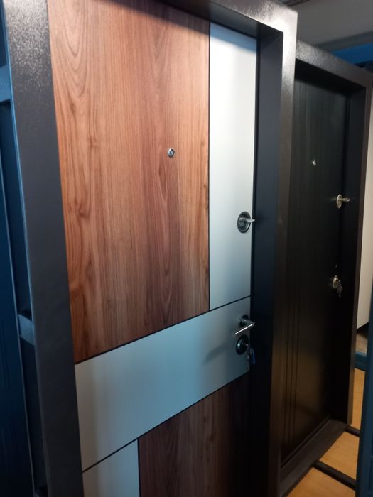 Usi de intrare usi apartamente si case usi metalice