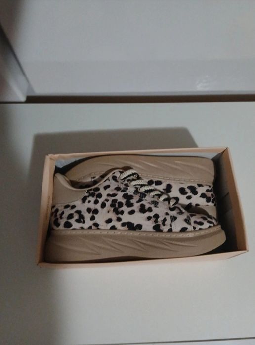 Adidași Damă Casual – Imprimeu Leopard (Model Nou, în Cutie)