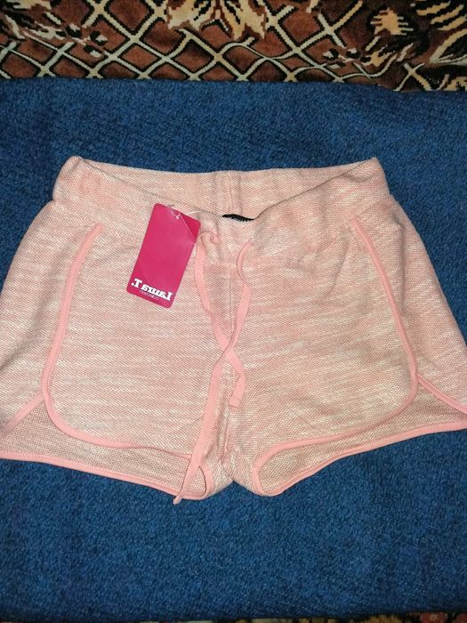 Шорты женские на девушку