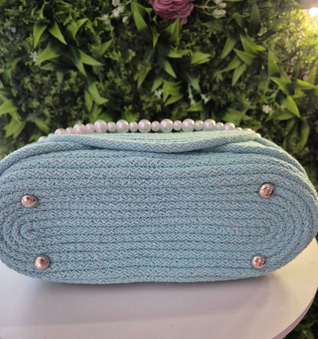 Ръчно изработена чанта с перлена дръжка