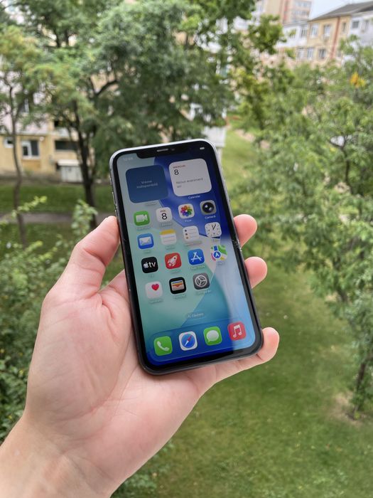 • Iphone  11 • piese • codat retea •
