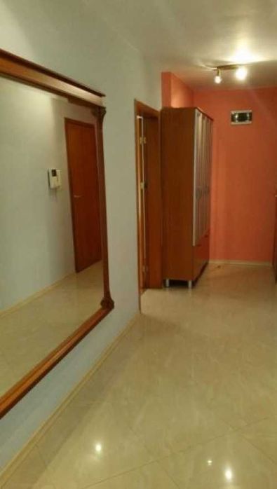 Дава се под наем Тристаен апартамент в Бургас, Център - 94 кв.м за 127.5 € - Снимка #8