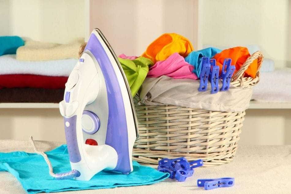 Ofer servicii de călcat haine