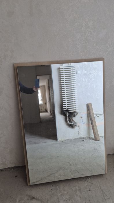 Зеркало настенное.