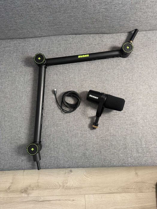 Shure MV7 микрофон + Shure рамо – комплект, използвани