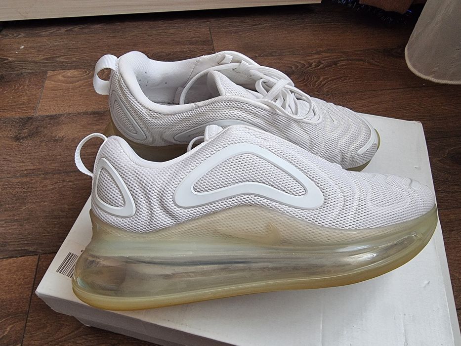 Дамски бели маратонки  Nike Air Max 720