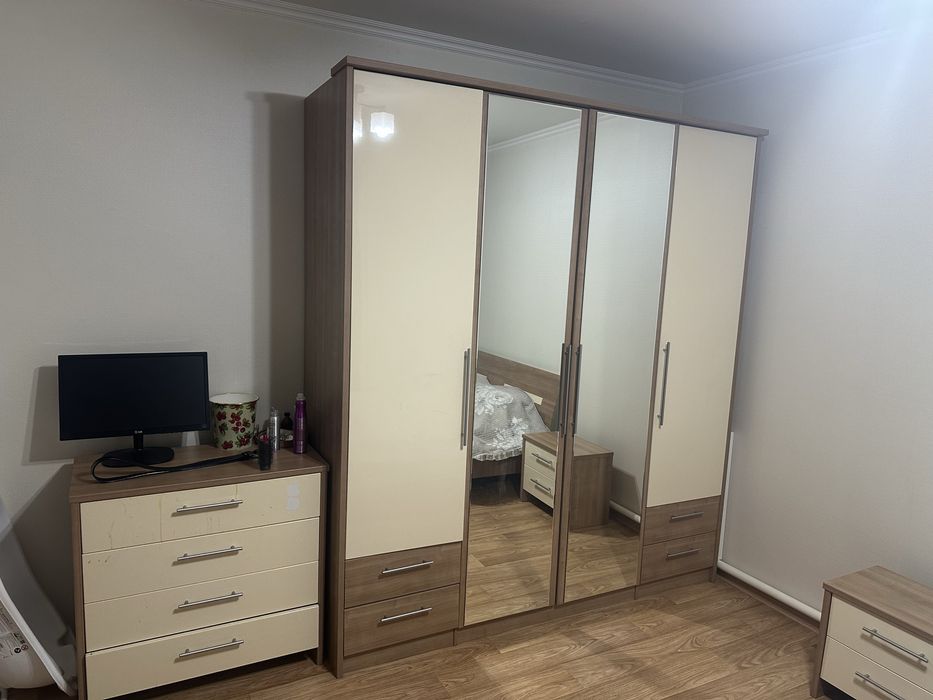 продам спальную гарнитуру