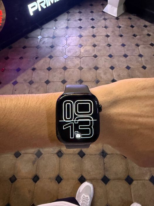 продается apple watch series 10 46mm jet black