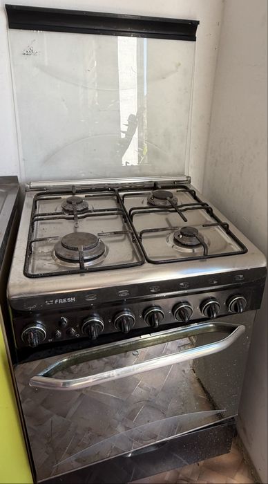 Газовая плита в хорошем состоянии