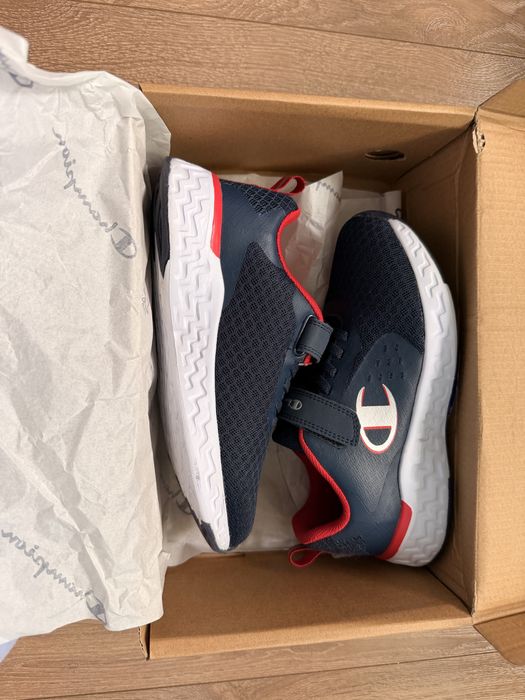 Champion Нови детски маратонки номер 35