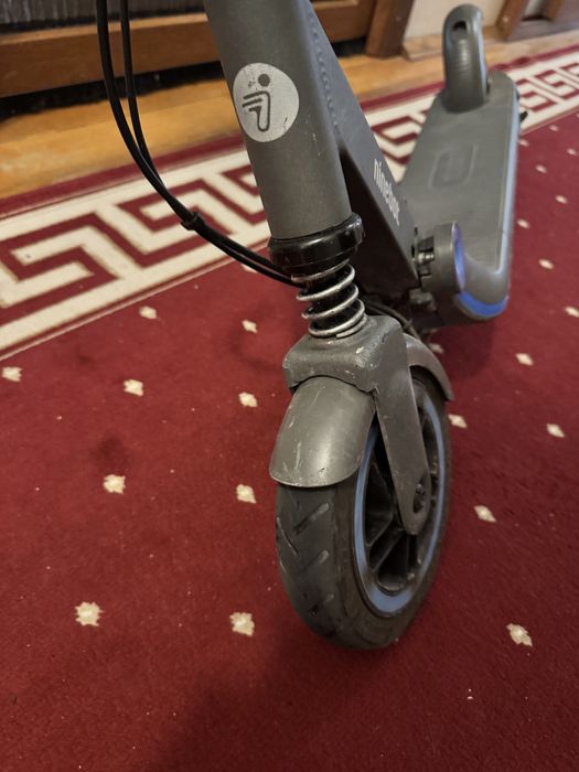 Se vinde. Trotinetă electrică copii Ninebot Segway Zing E10 - Pliabilă, LED-uri