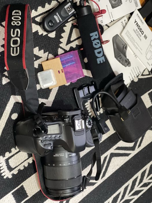Canon 80D , микрофон , сумка, и др