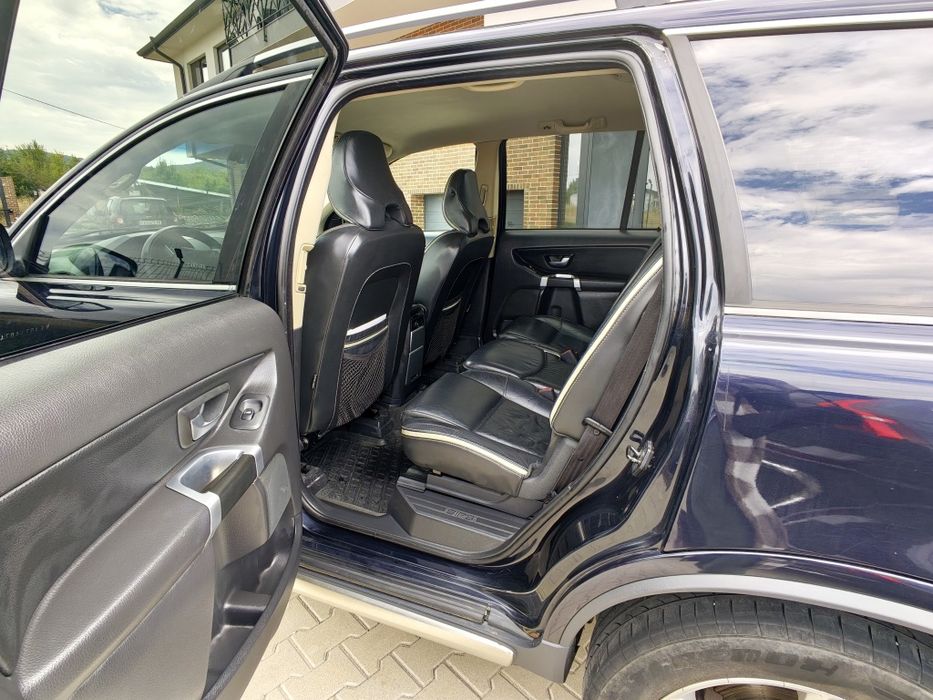 Продавам Volvo XC90 D5 AWD