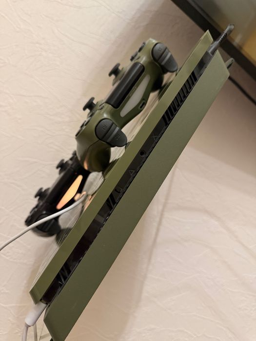 PlayStation 4 Slim Limited Edition Call of Duty