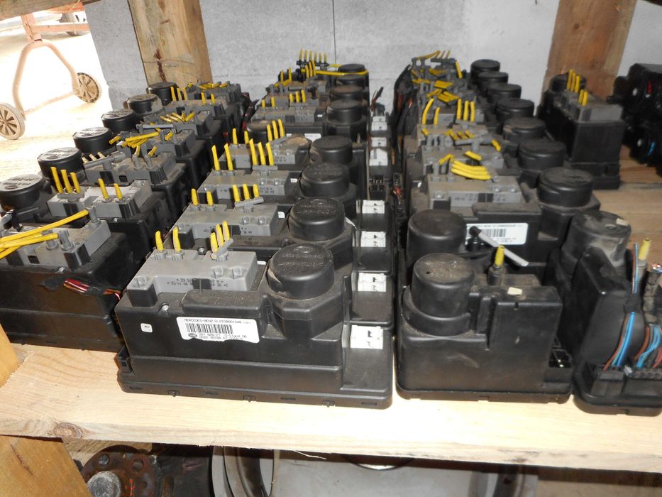 Вакууми, вакуум клапани и вакуум за централно и седалки от Мерцедес