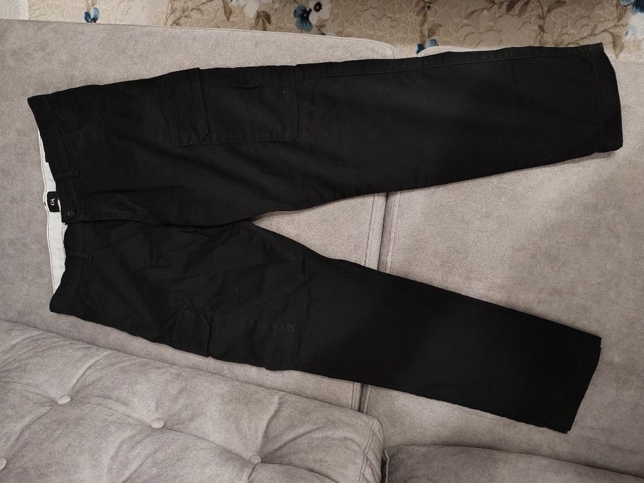 Pantaloni c&a în diferite culori