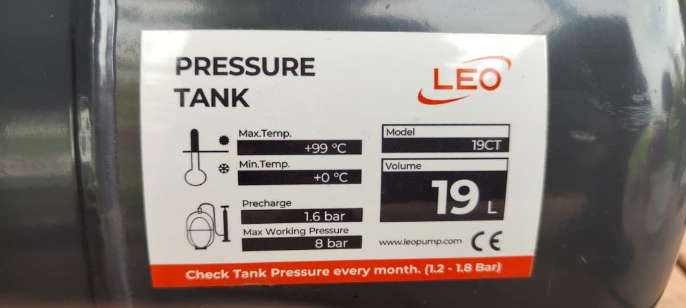 Продам расширительный бак