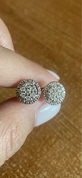 пусеты с бриллиантами