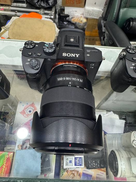 Sony A7 III va Sony A7 IV