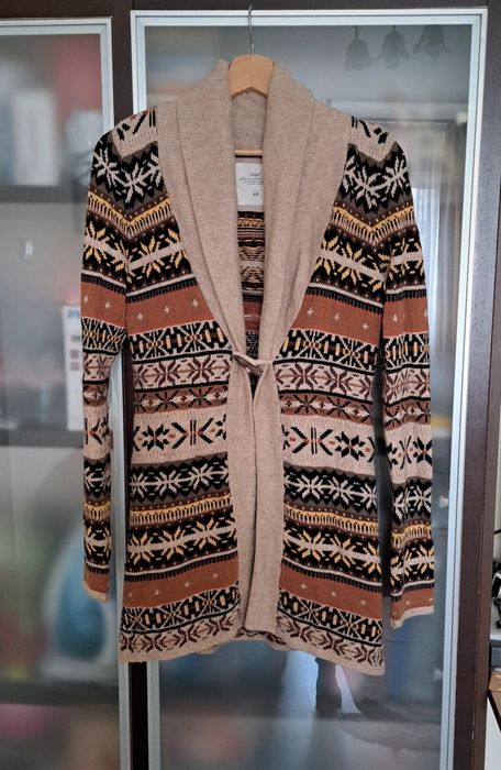 Cardigan deosebit, de la H&M