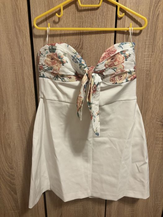 Рокля Zara чисто нова  с етикет