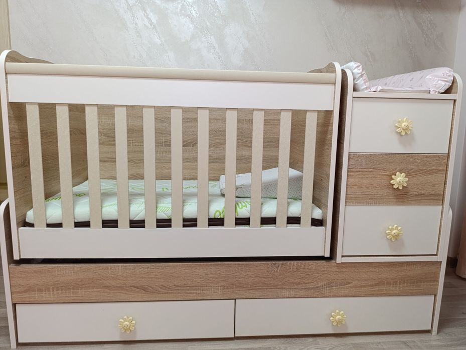 Кошара 3в1, с люлеещ механизъм, матрак, антирефлуксна възглавница, пов