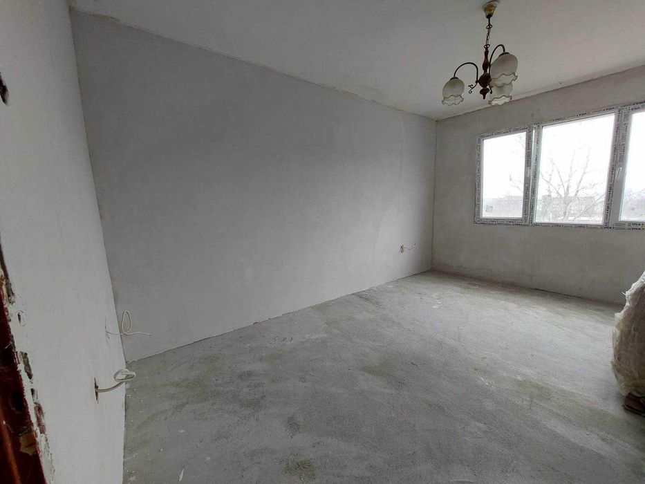 Продава се Двустаен апартамент в Омуртаг - 55 кв.м за 556 €/кв.м - Снимка #11