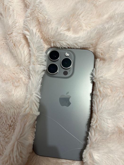 Schimb Iphone 15 PRO ASTEPT OFERTE urgent