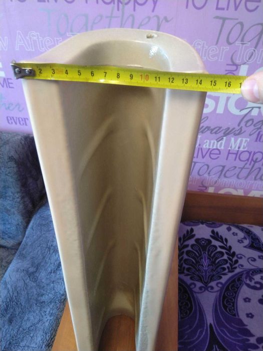 Конзола за мивка неизползвана