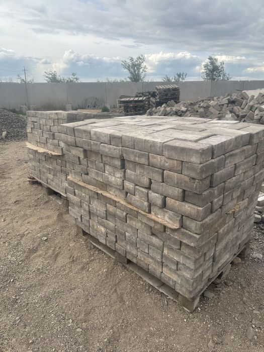 Брусчатка в стилажах