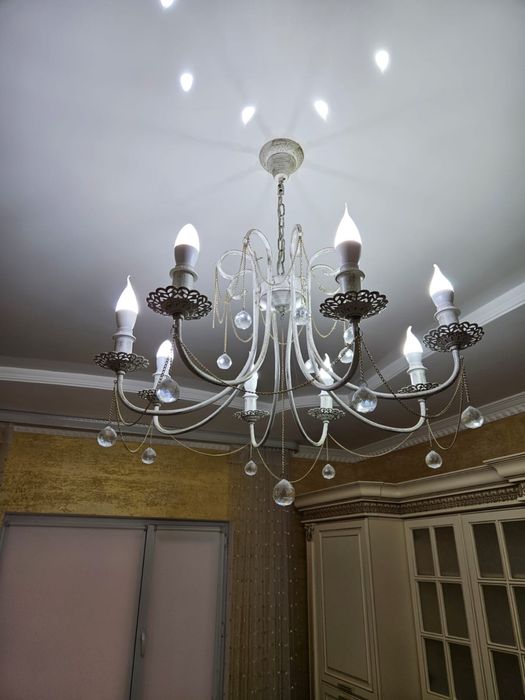 Продам люстру в очень хорошем состояний