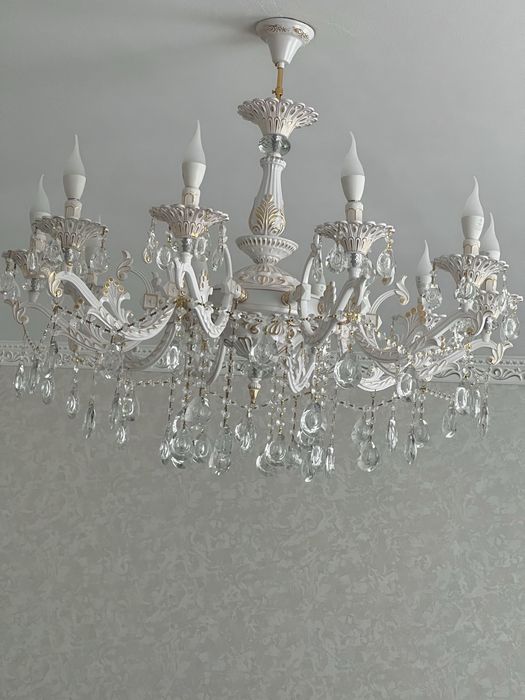 Люстра көлемі улкен