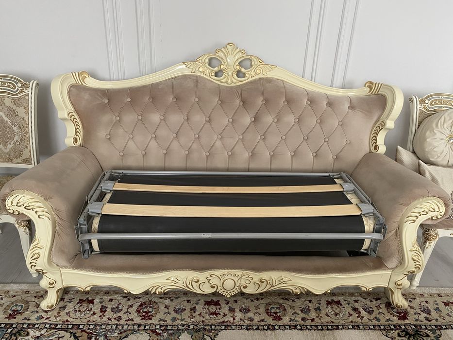 Раскладной диван и два кресла