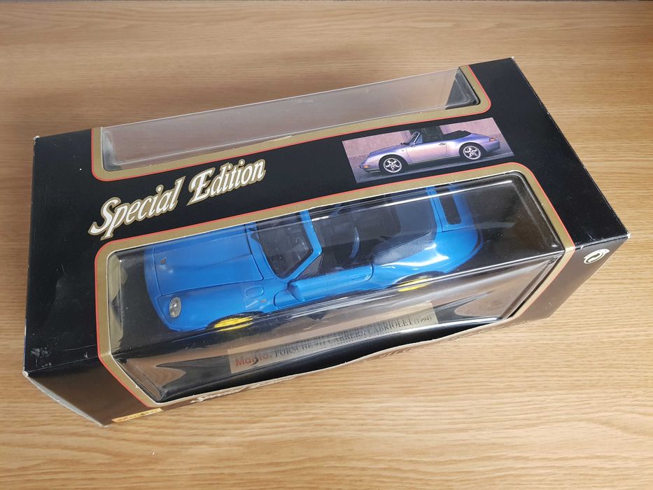 Macheta Porsche carrera 911 cabriolet, scara 1/18, Maisto